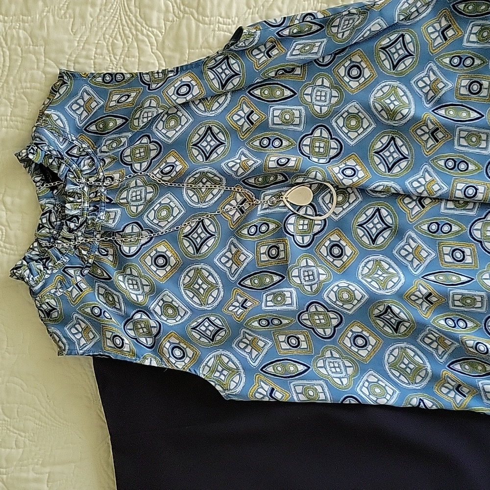 🎈 3/$25 Ann Taylor sleeveless top